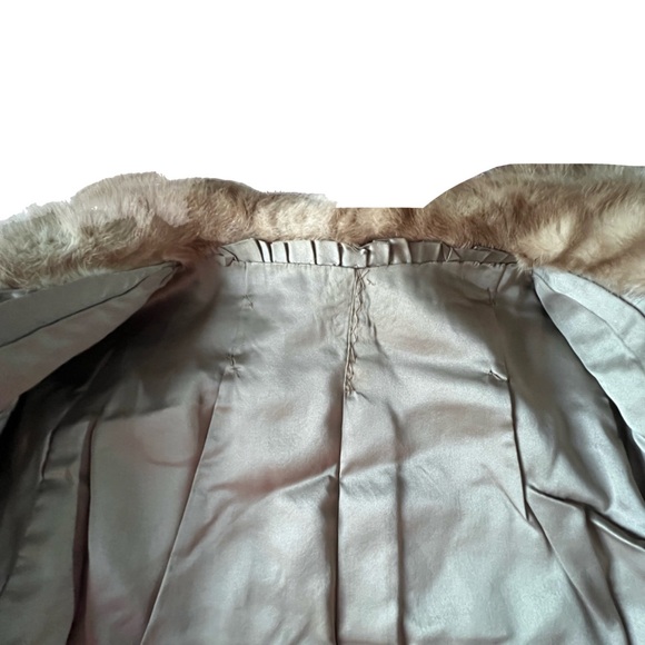 Vintage Late 50s to 60s Era Authentic Mink Cropped Jacket with 3/4 Sleeves. - Picture 8 of 16